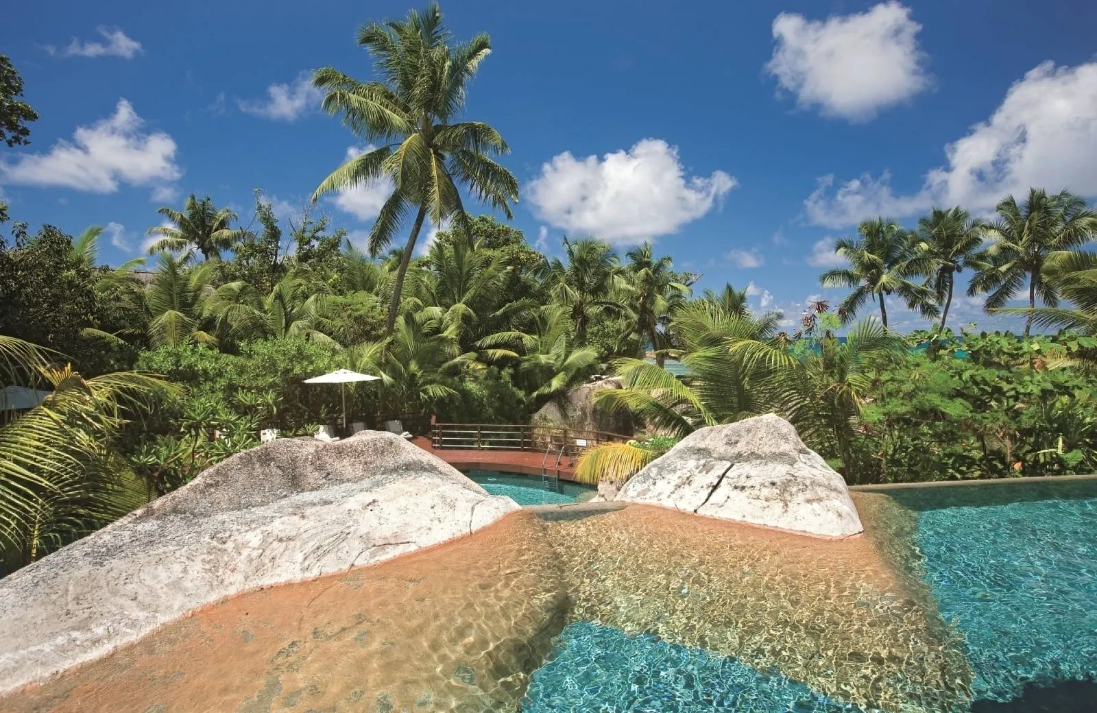 Constance Lemuria 5*