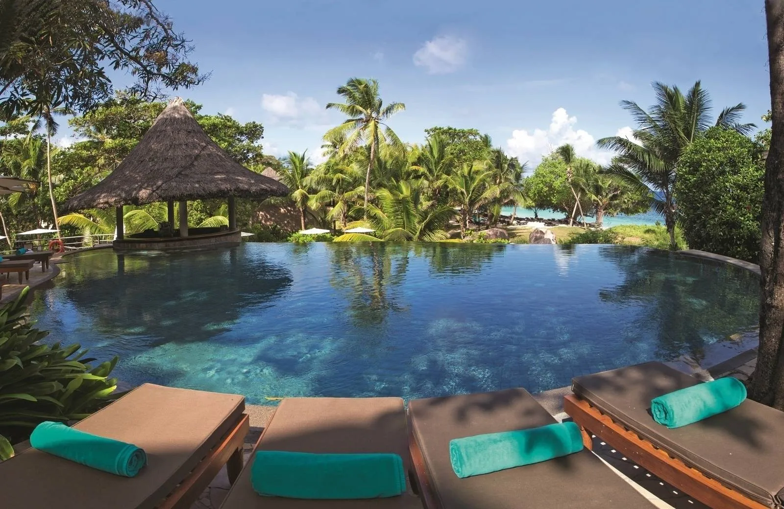 Constance Lemuria 5*