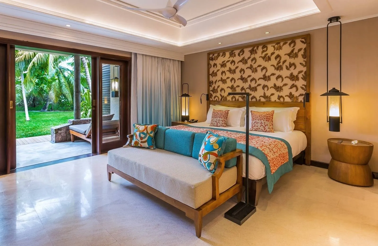 Constance Lemuria 5*