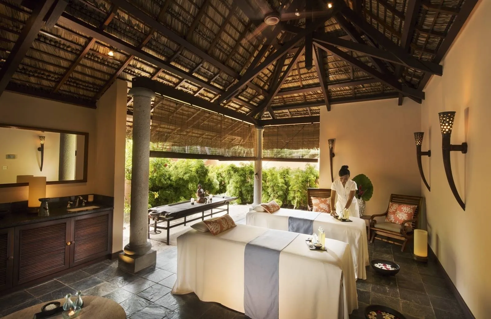 Constance Lemuria 5*