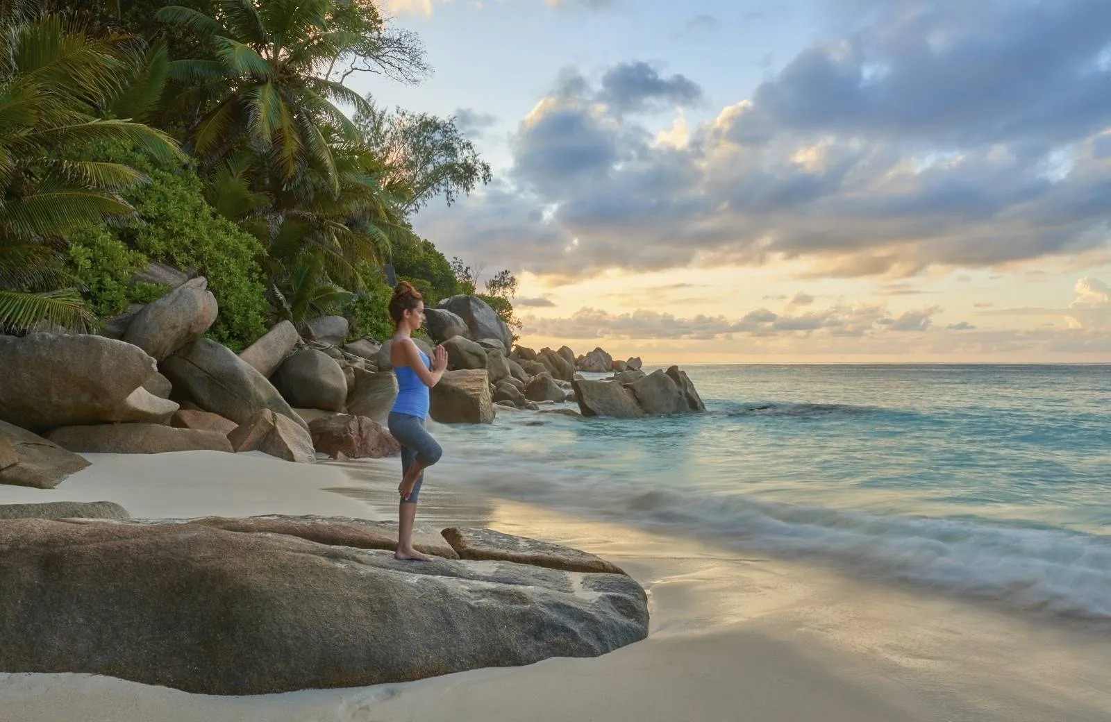 Constance Lemuria 5*