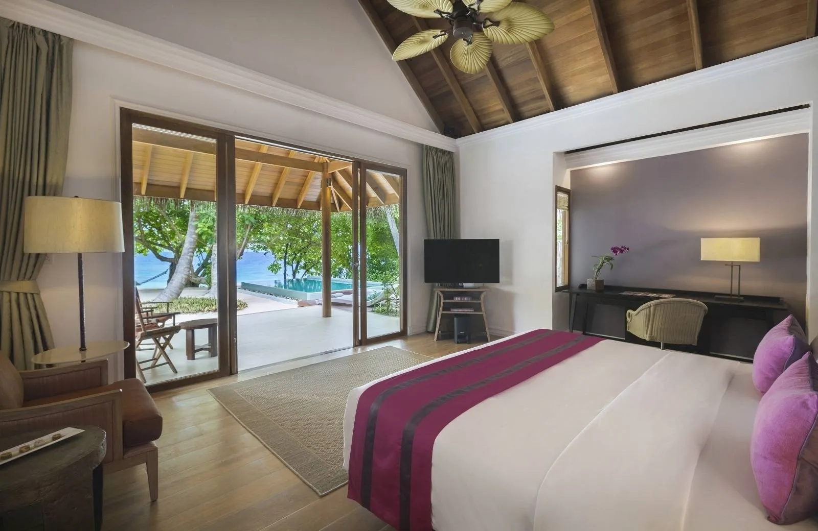 Dusit Thani Maldives 5*