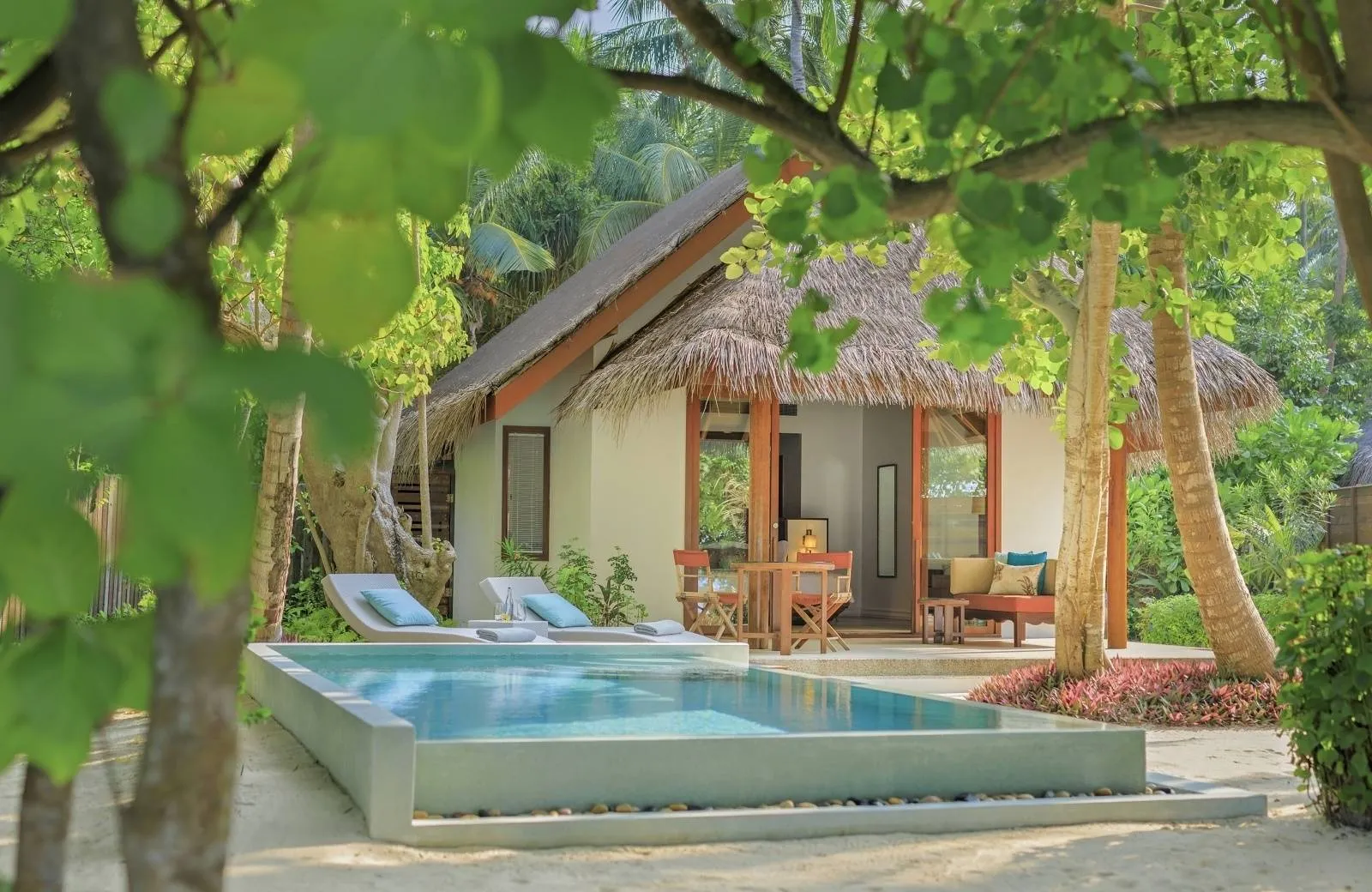 Dusit Thani Maldives 5*