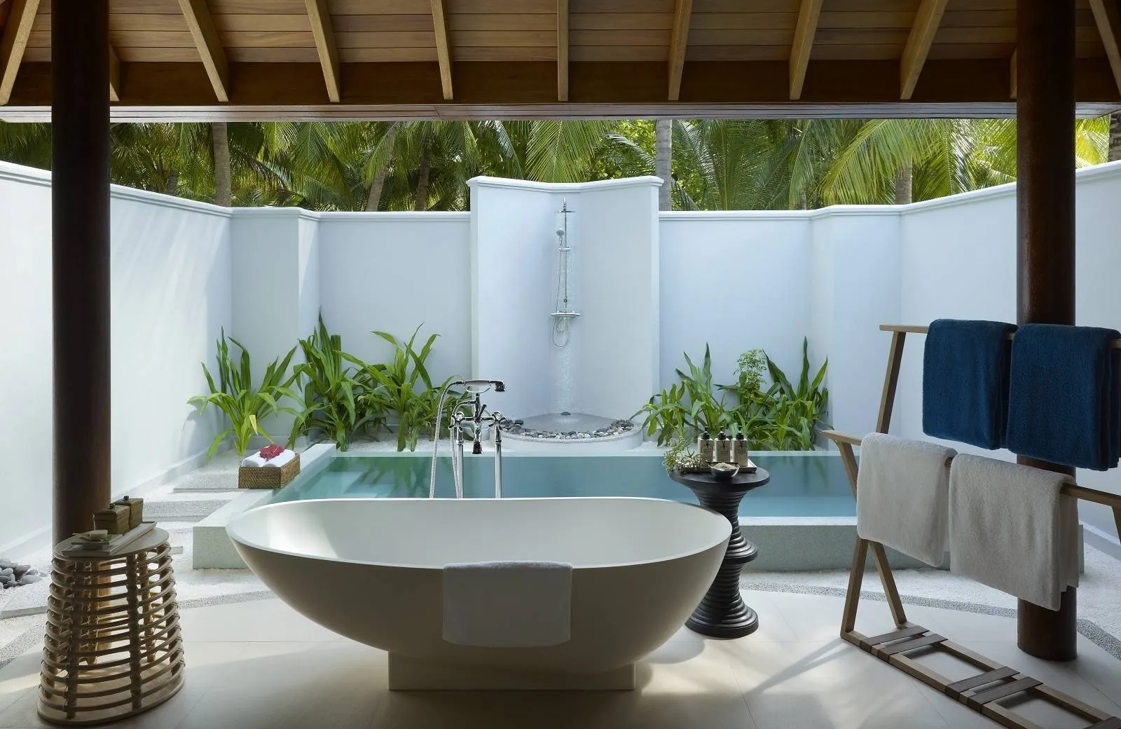 Dusit Thani Maldives 5*