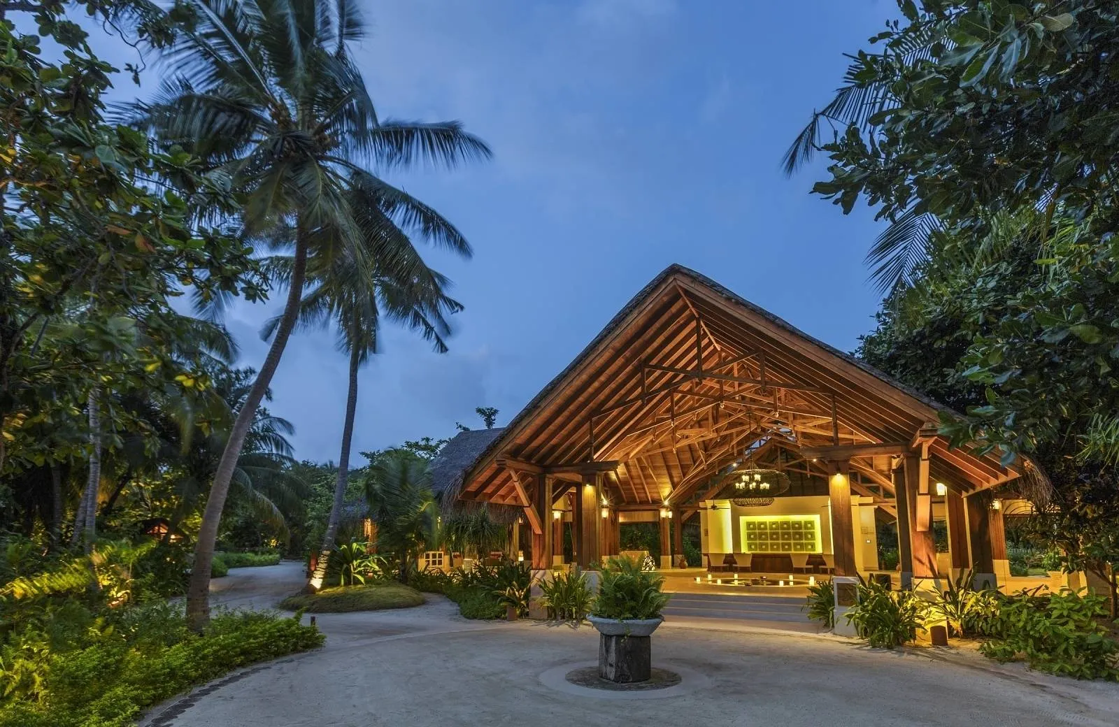 Dusit Thani Maldives 5*