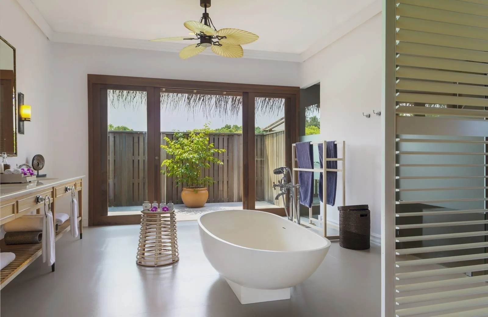 Dusit Thani Maldives 5*