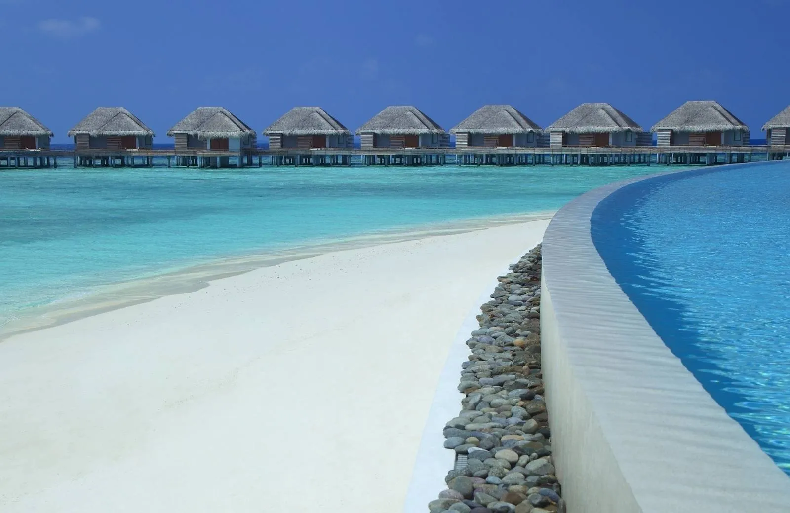 Dusit Thani Maldives 5*