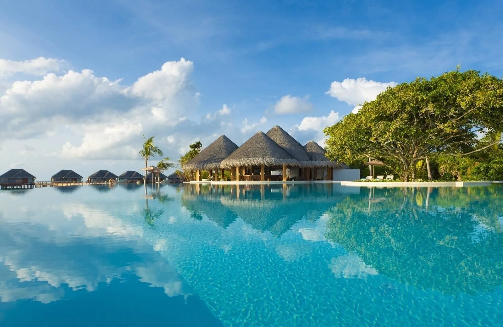Dusit Thani Maldives 5*