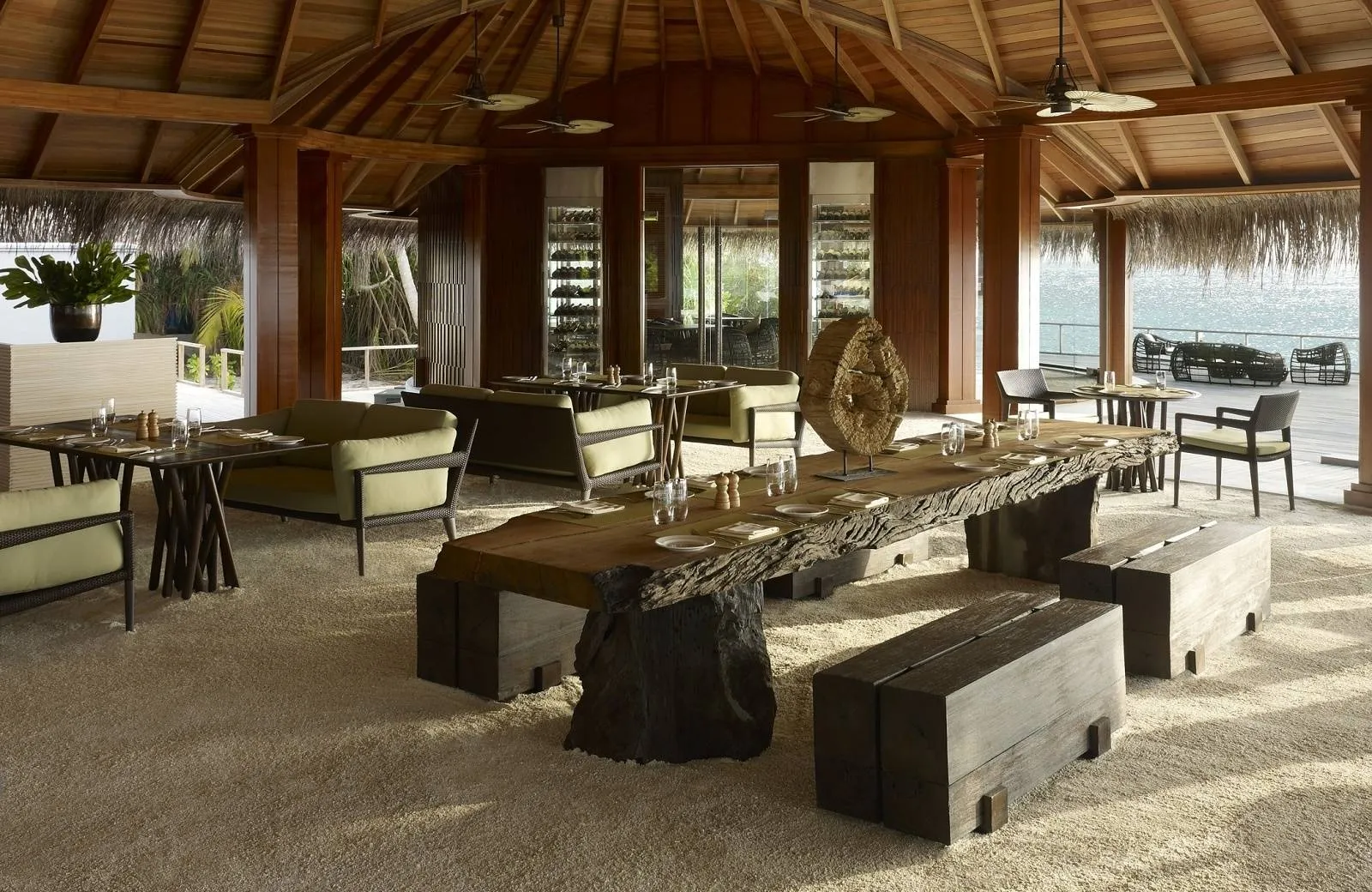 Dusit Thani Maldives 5*