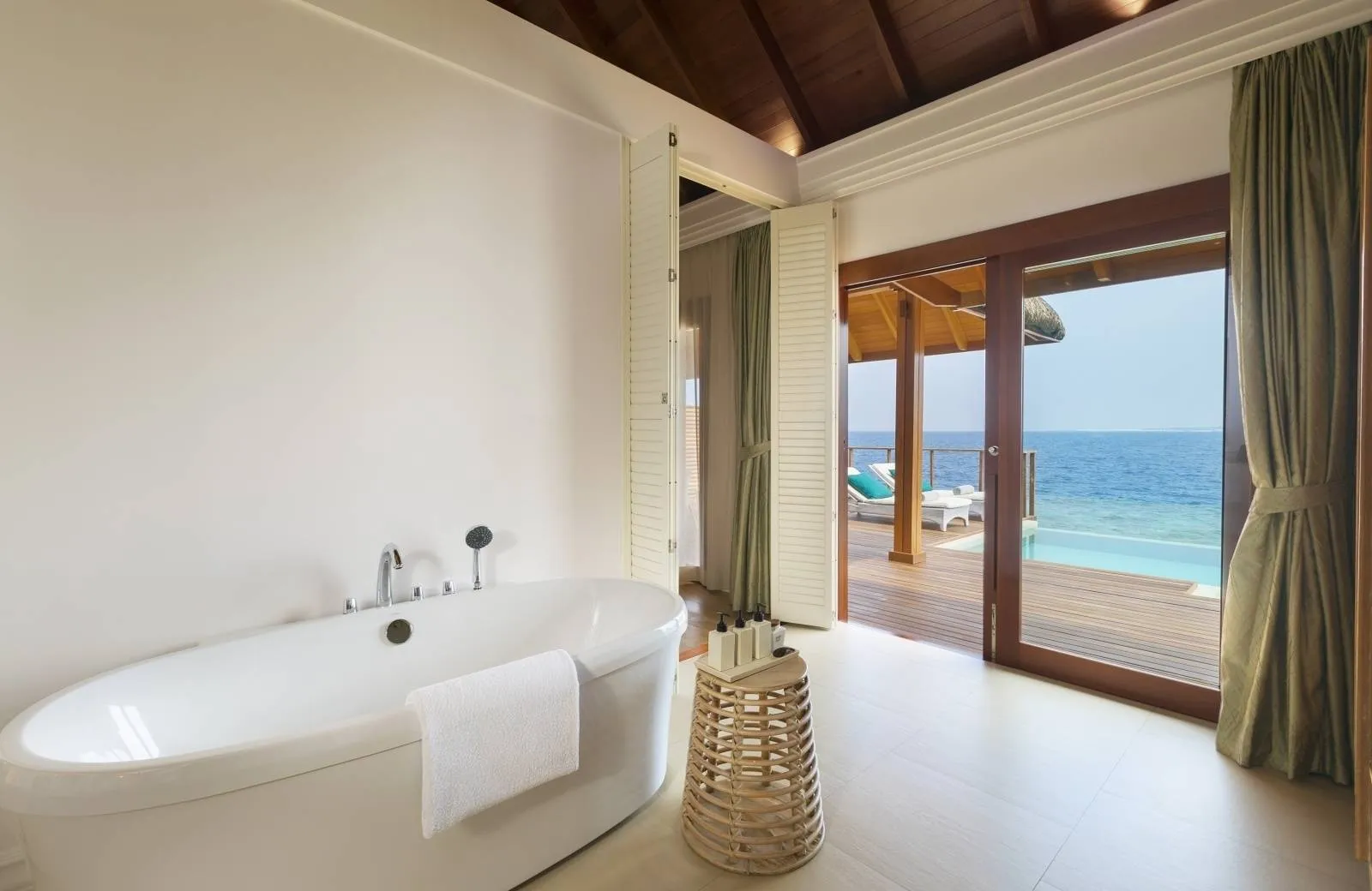 Dusit Thani Maldives 5*