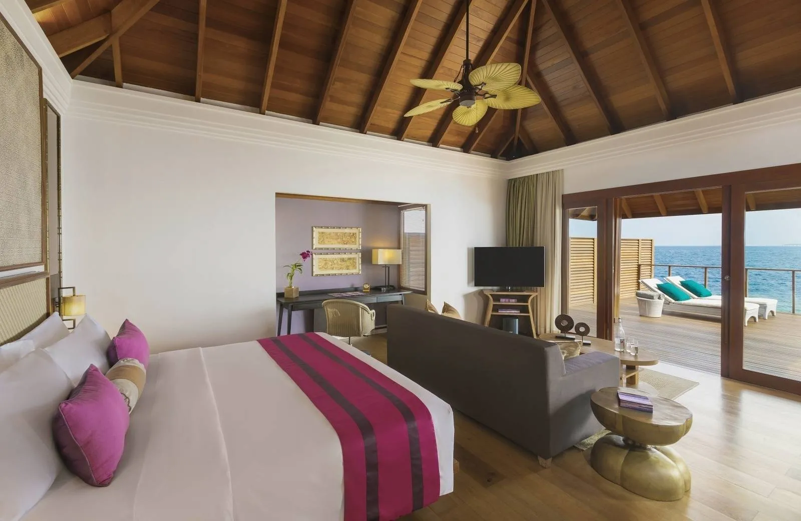 Dusit Thani Maldives 5*