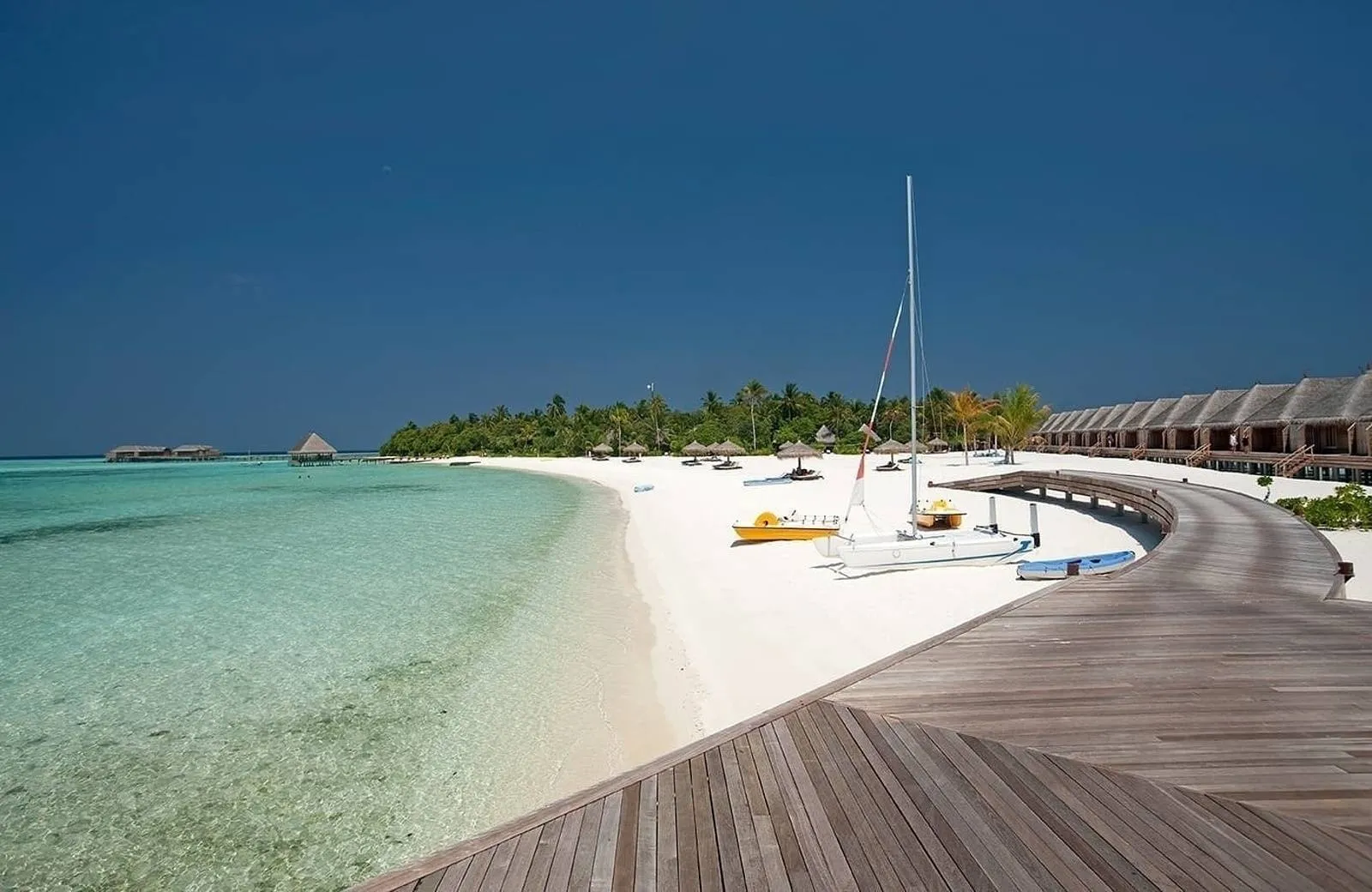 Constance Moofushi Maldives 5*