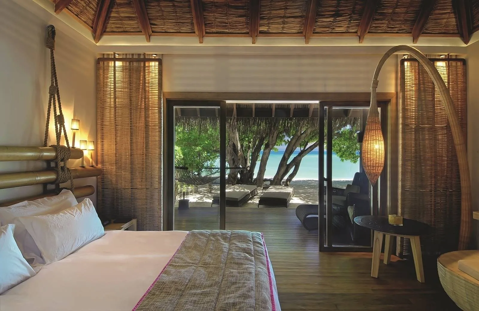 Constance Moofushi Maldives 5*