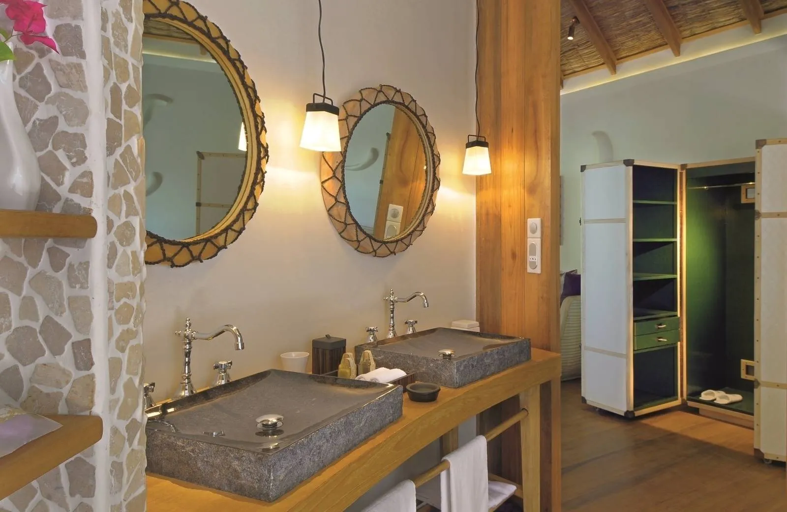 Constance Moofushi Maldives 5*