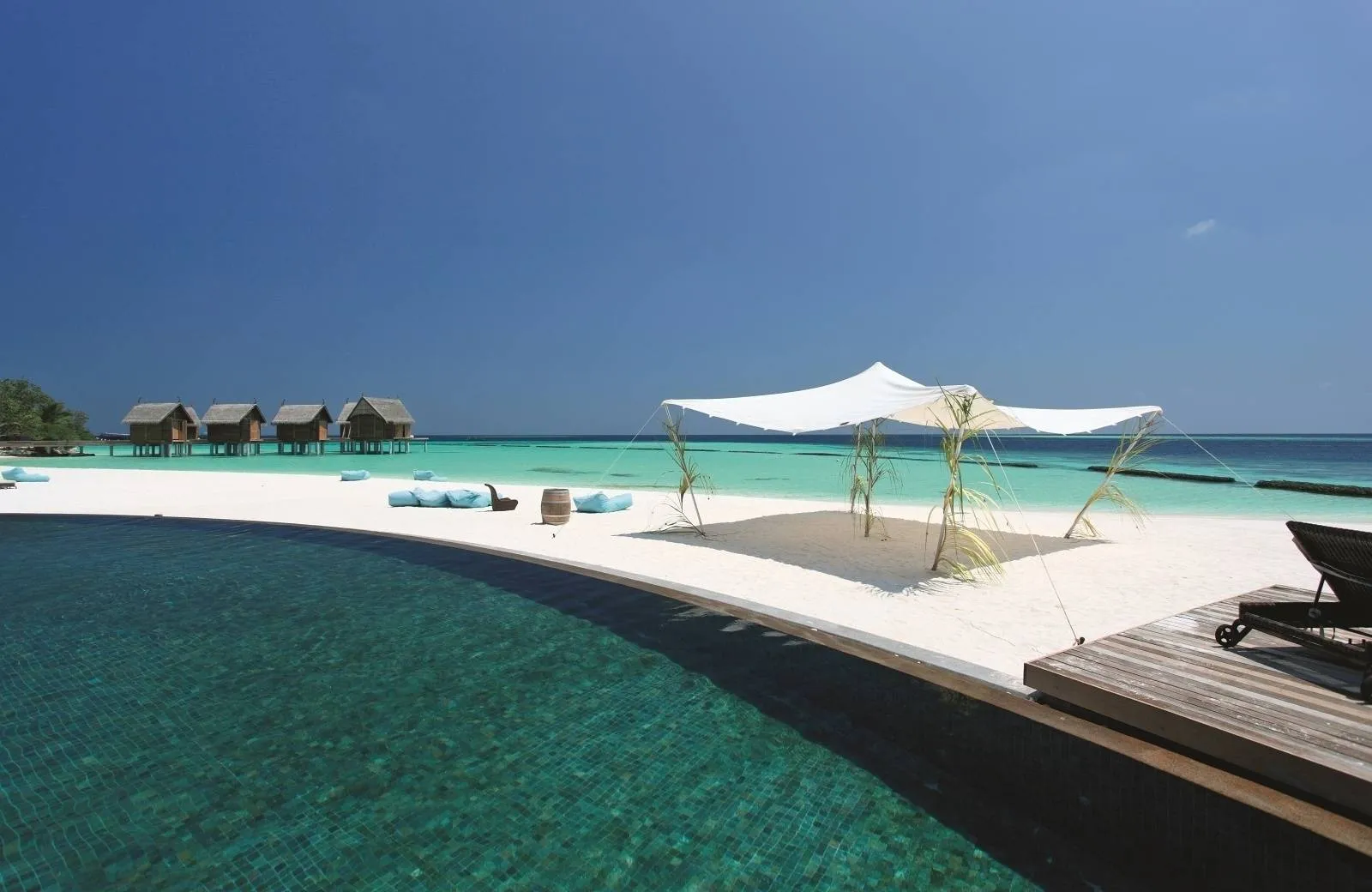 Constance Moofushi Maldives 5*