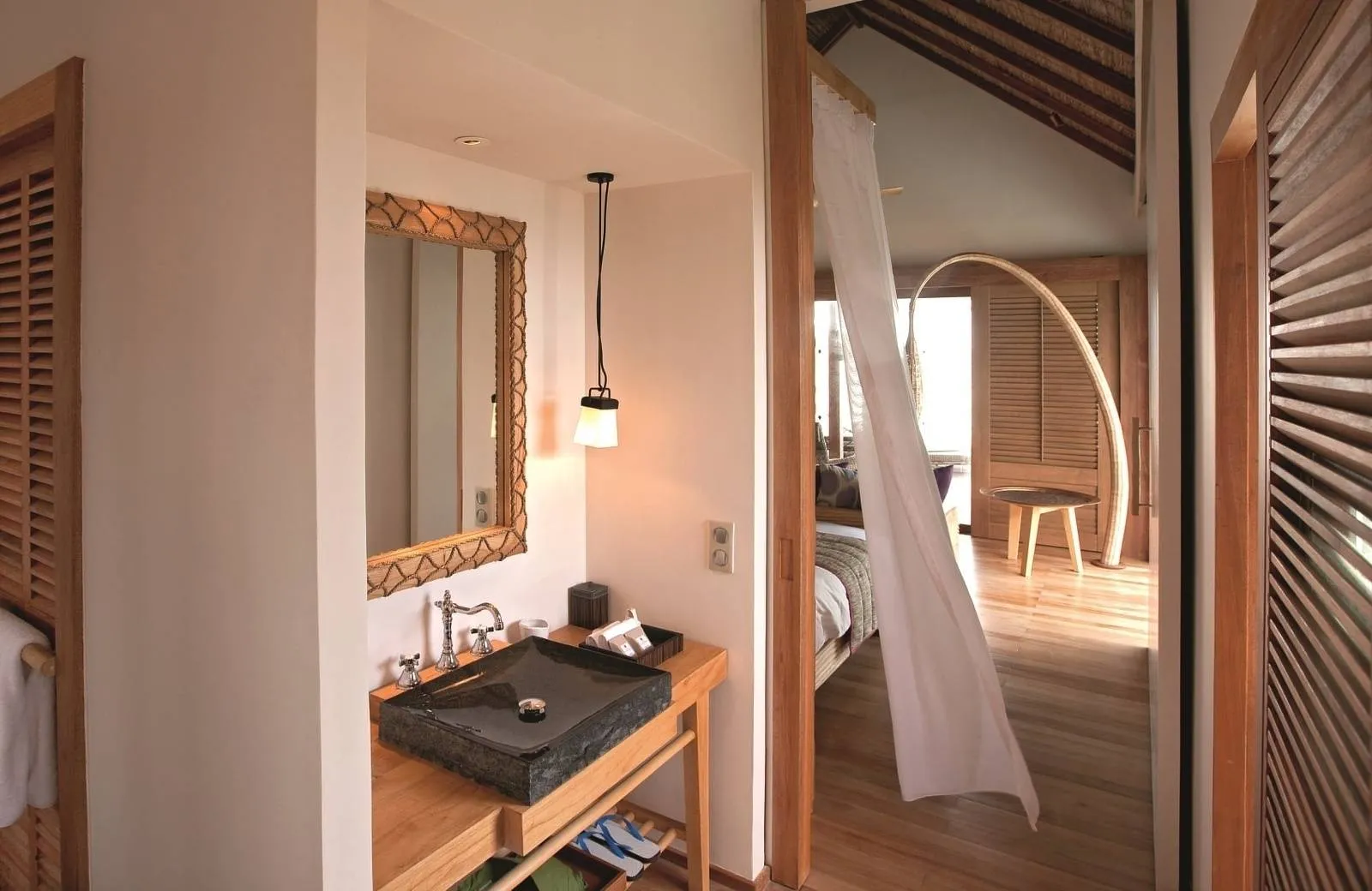 Constance Moofushi Maldives 5*