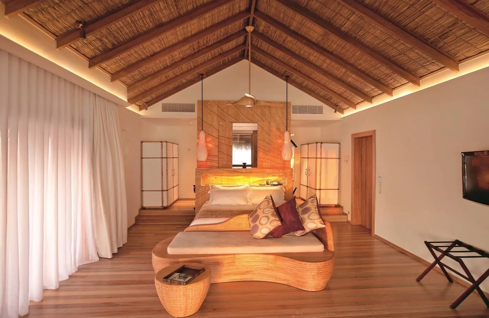 Constance Moofushi Maldives 5*