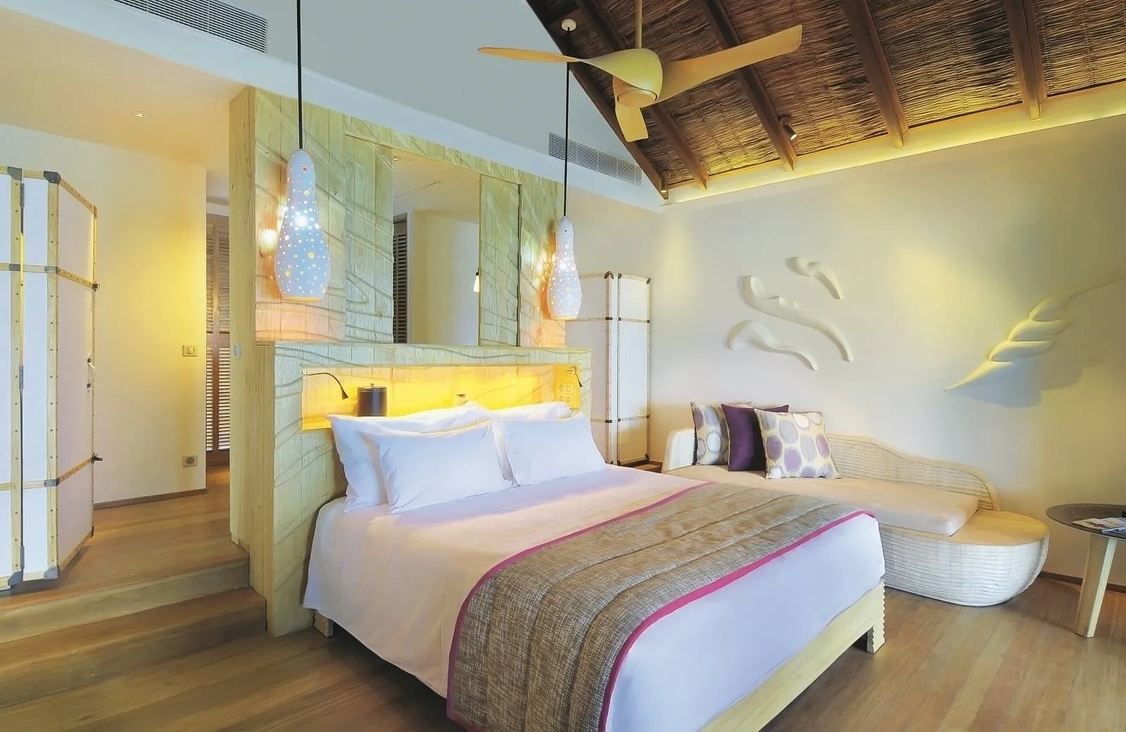 Constance Moofushi Maldives 5*