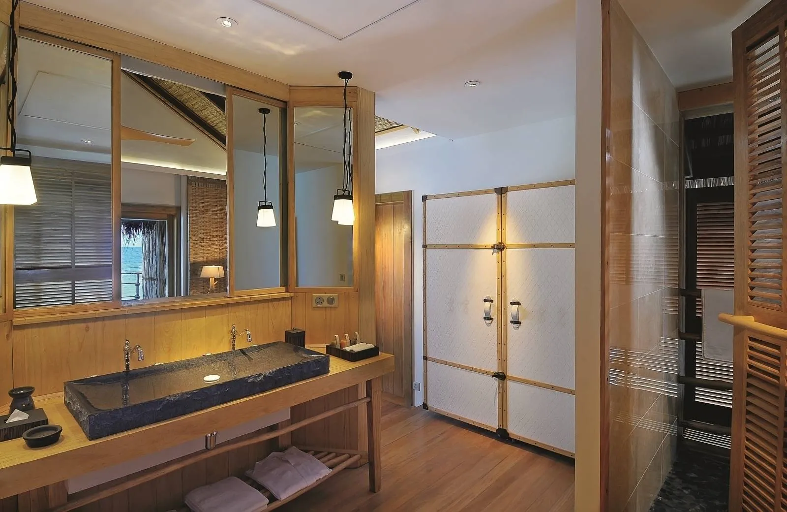 Constance Moofushi Maldives 5*