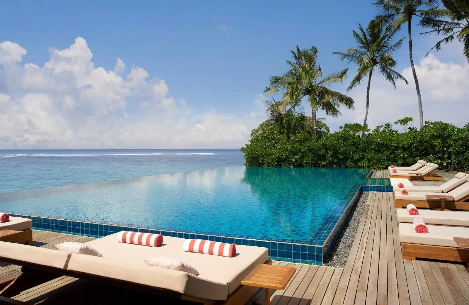 Anantara Veli Maldives Resort 5*