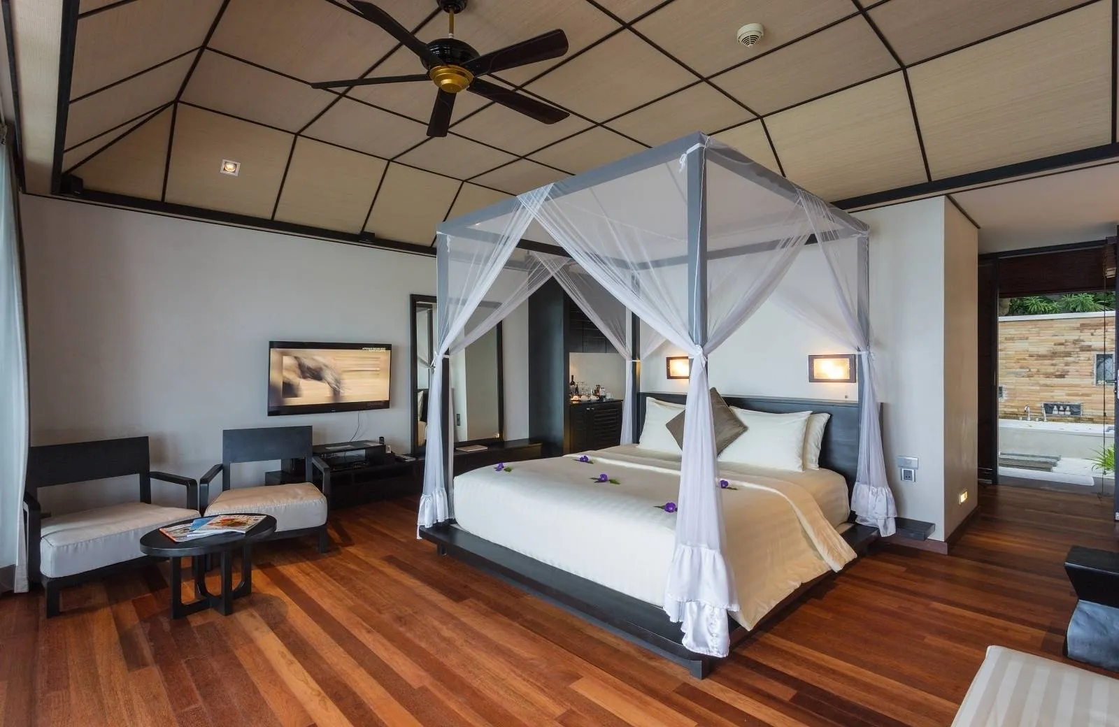 Lily Beach Resort & Spa 5*