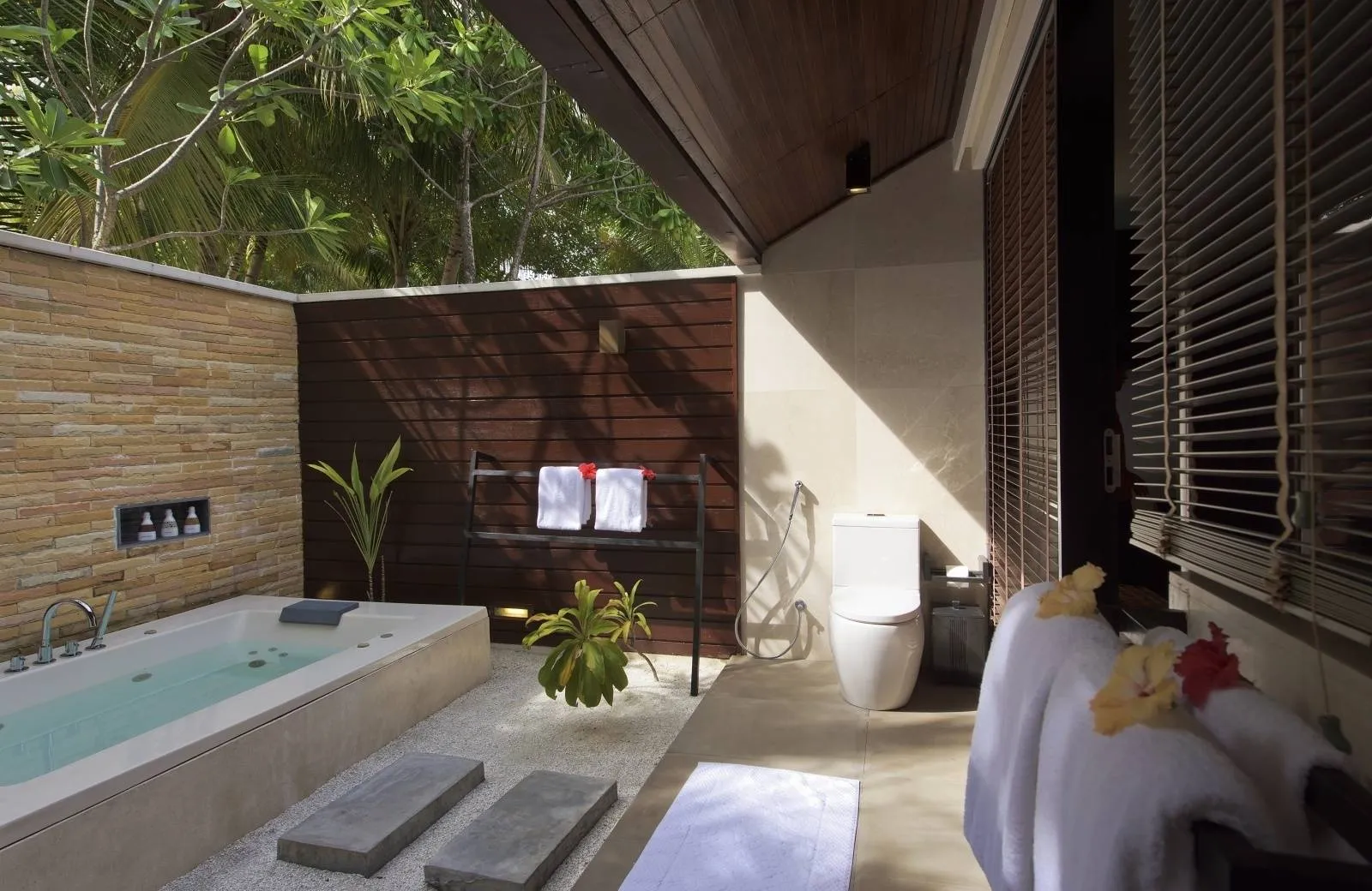 Lily Beach Resort & Spa 5*