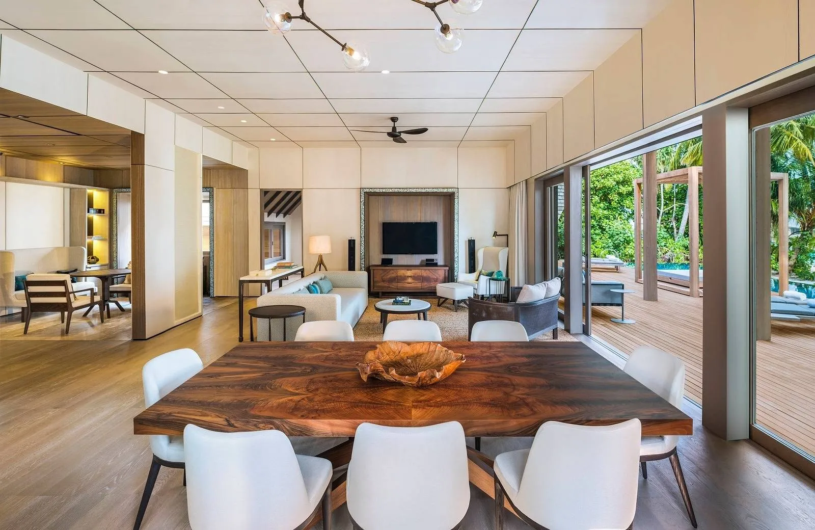 The St. Regis Maldives Vommuli Resort 5*