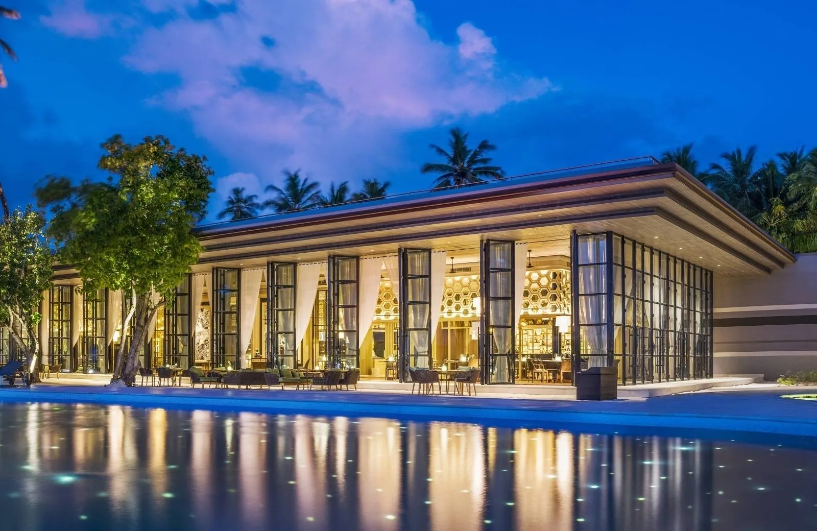 The St. Regis Maldives Vommuli Resort 5*