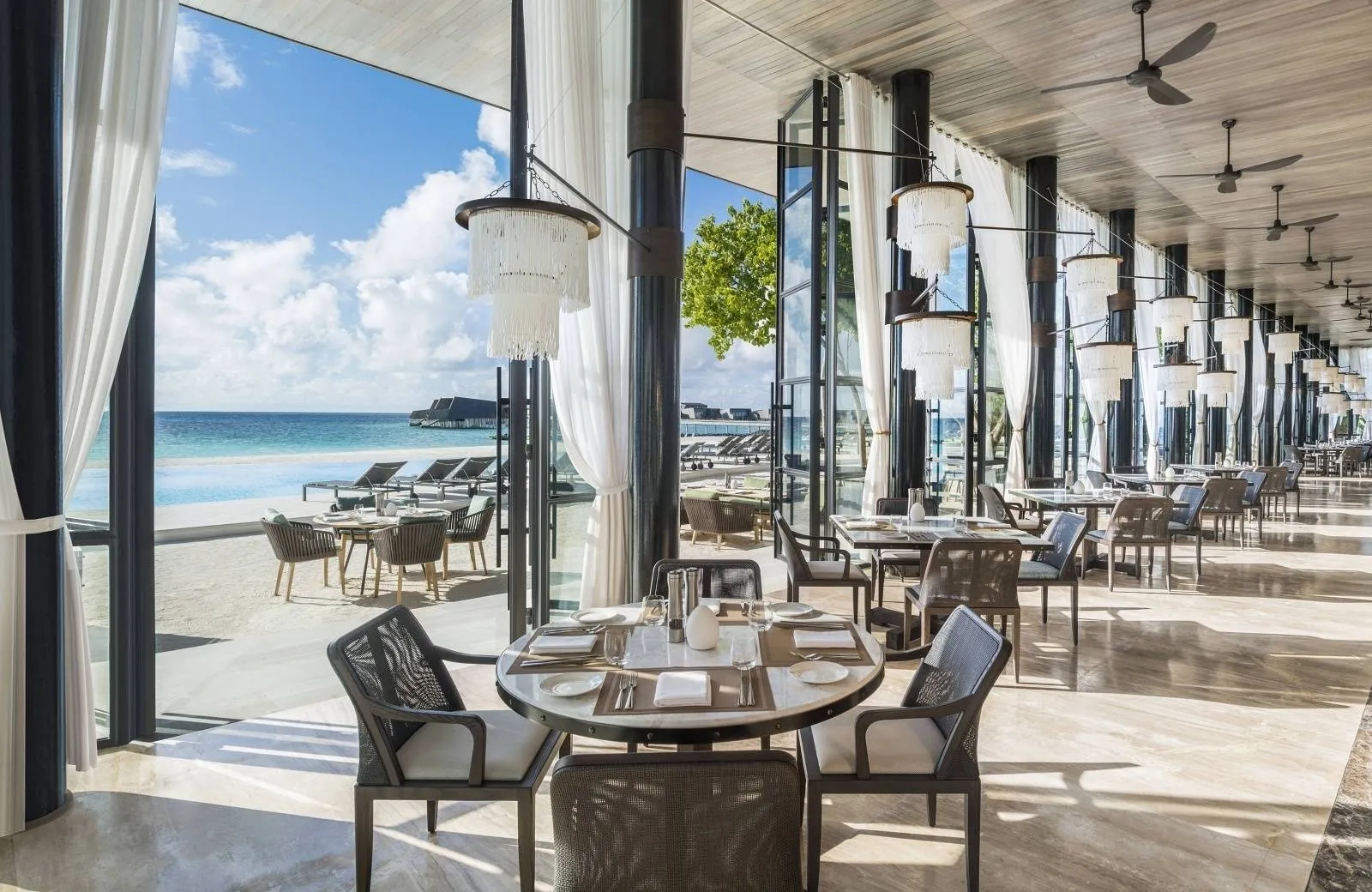 The St. Regis Maldives Vommuli Resort 5*