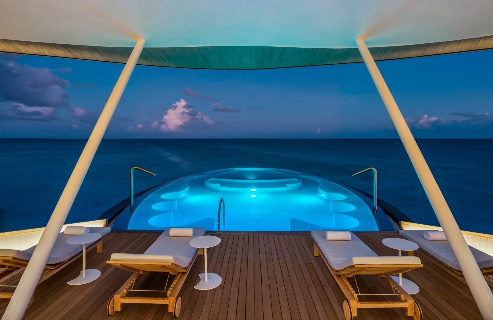 The St. Regis Maldives Vommuli Resort 5*