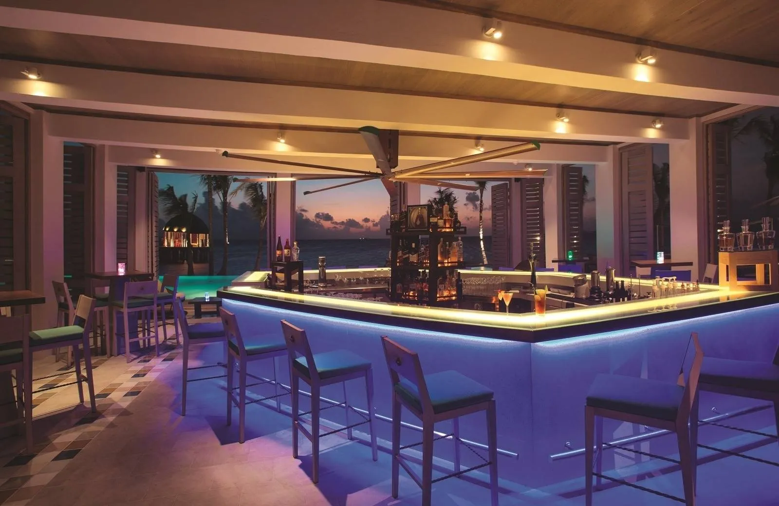 OZEN Life Maadhoo 5*