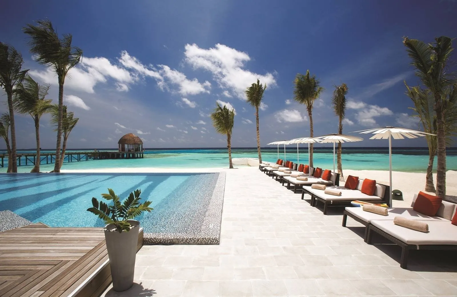 OZEN Life Maadhoo 5*