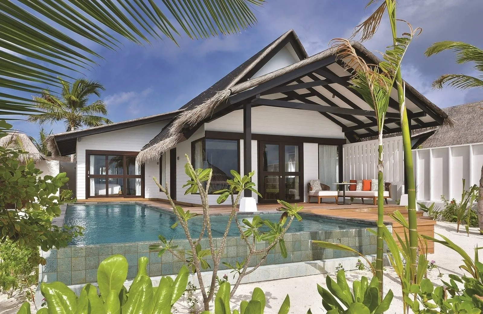 OZEN Life Maadhoo 5*