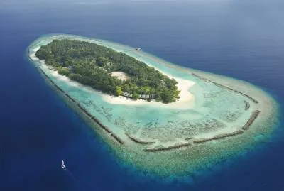Royal Island Resort & Spa 5*