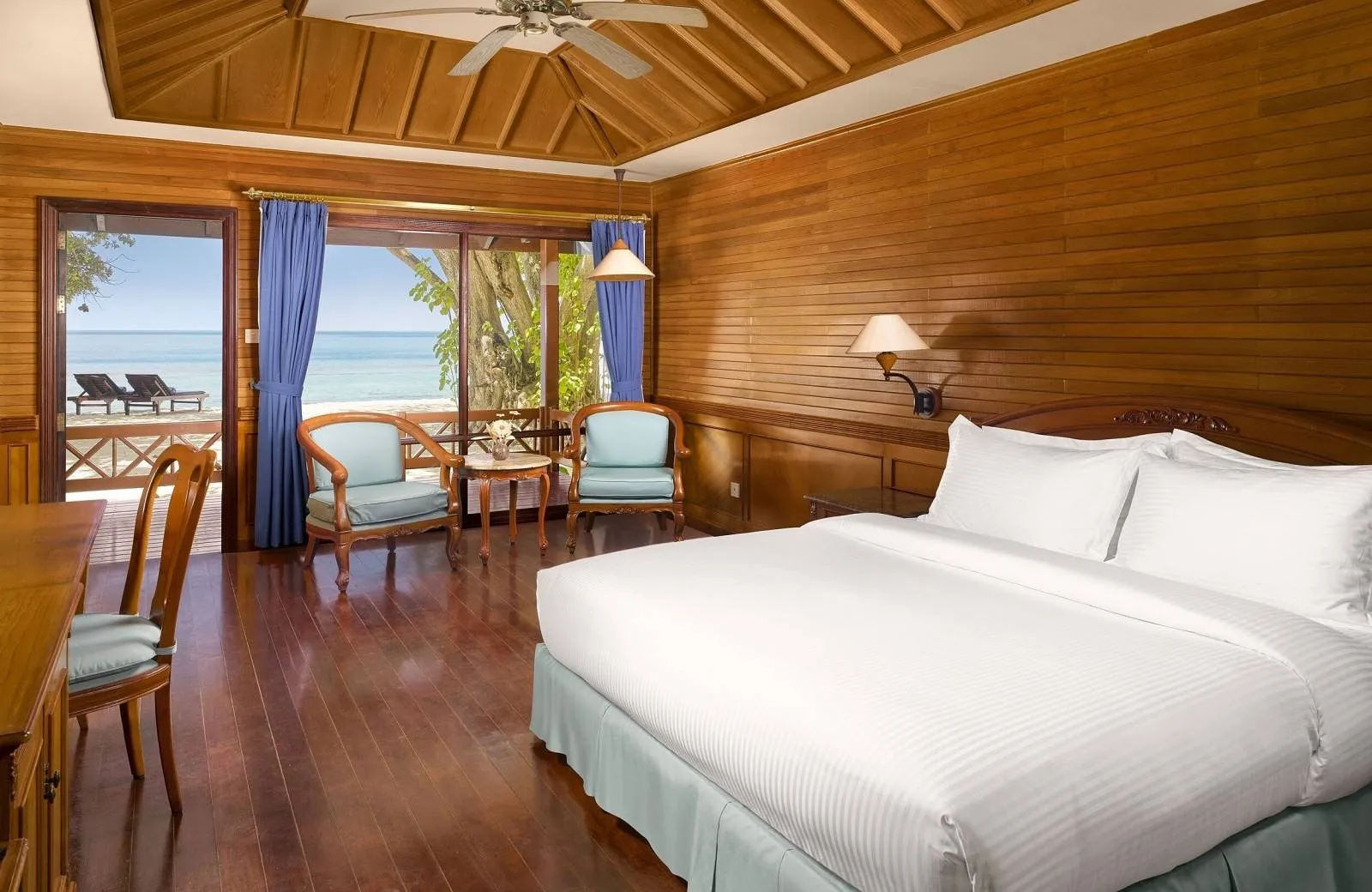 Royal Island Resort & Spa 5*