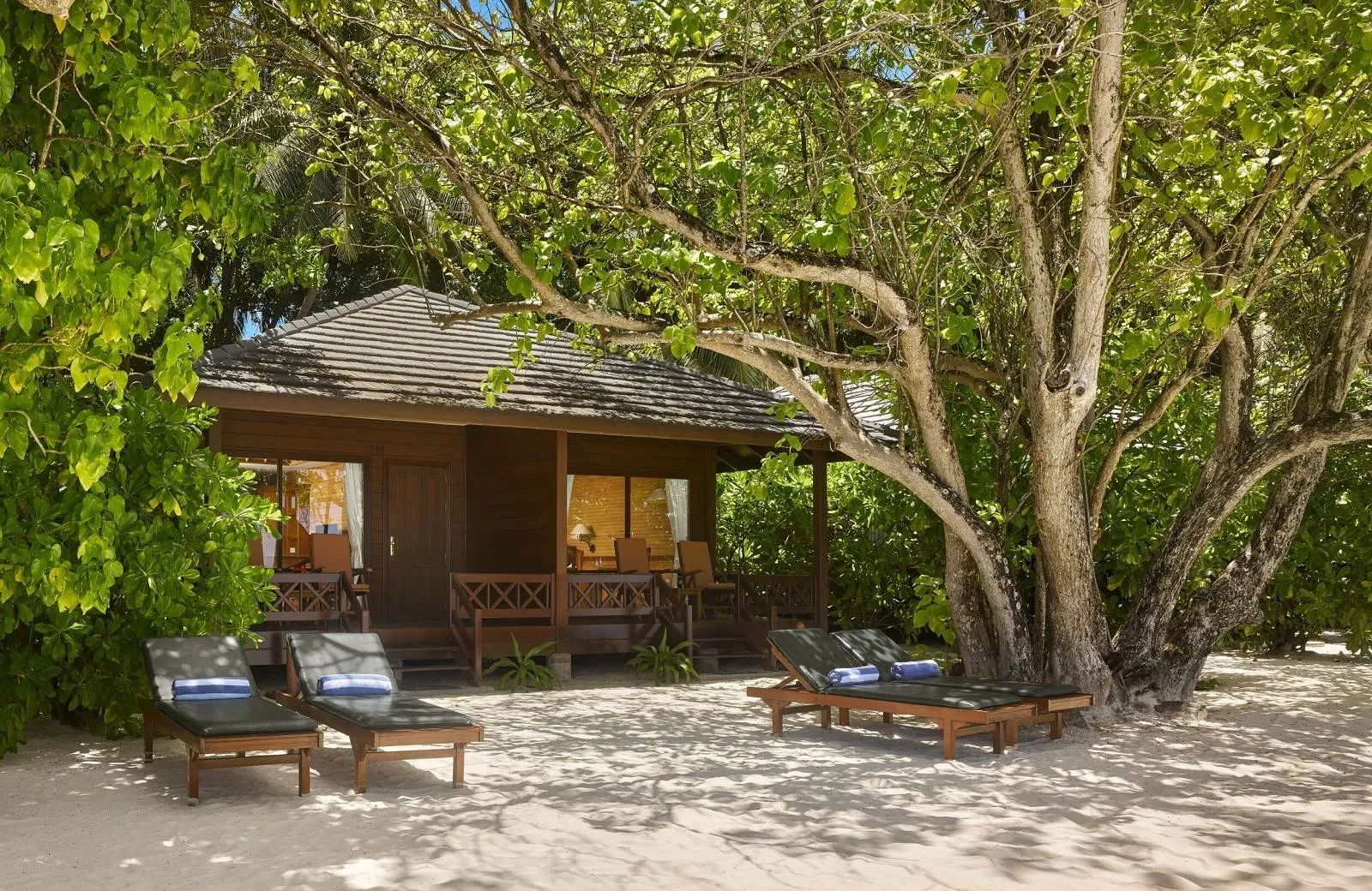 Royal Island Resort & Spa 5*