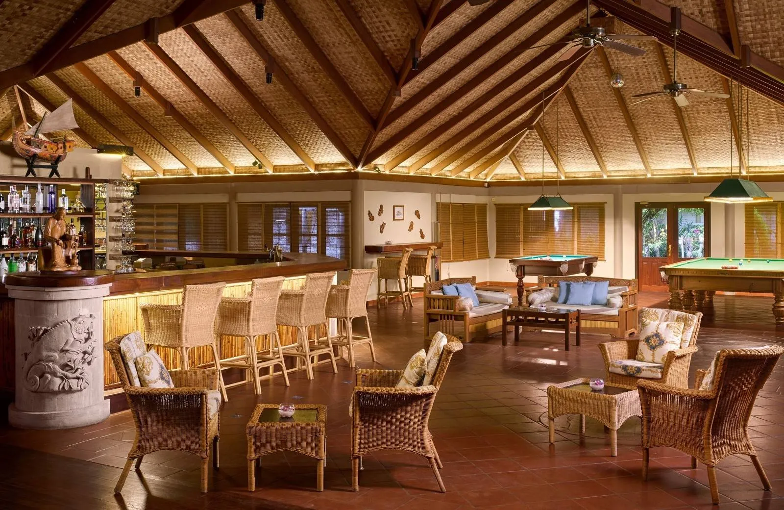 Royal Island Resort & Spa 5*