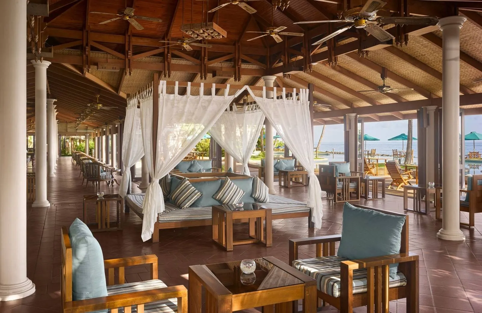 Royal Island Resort & Spa 5*