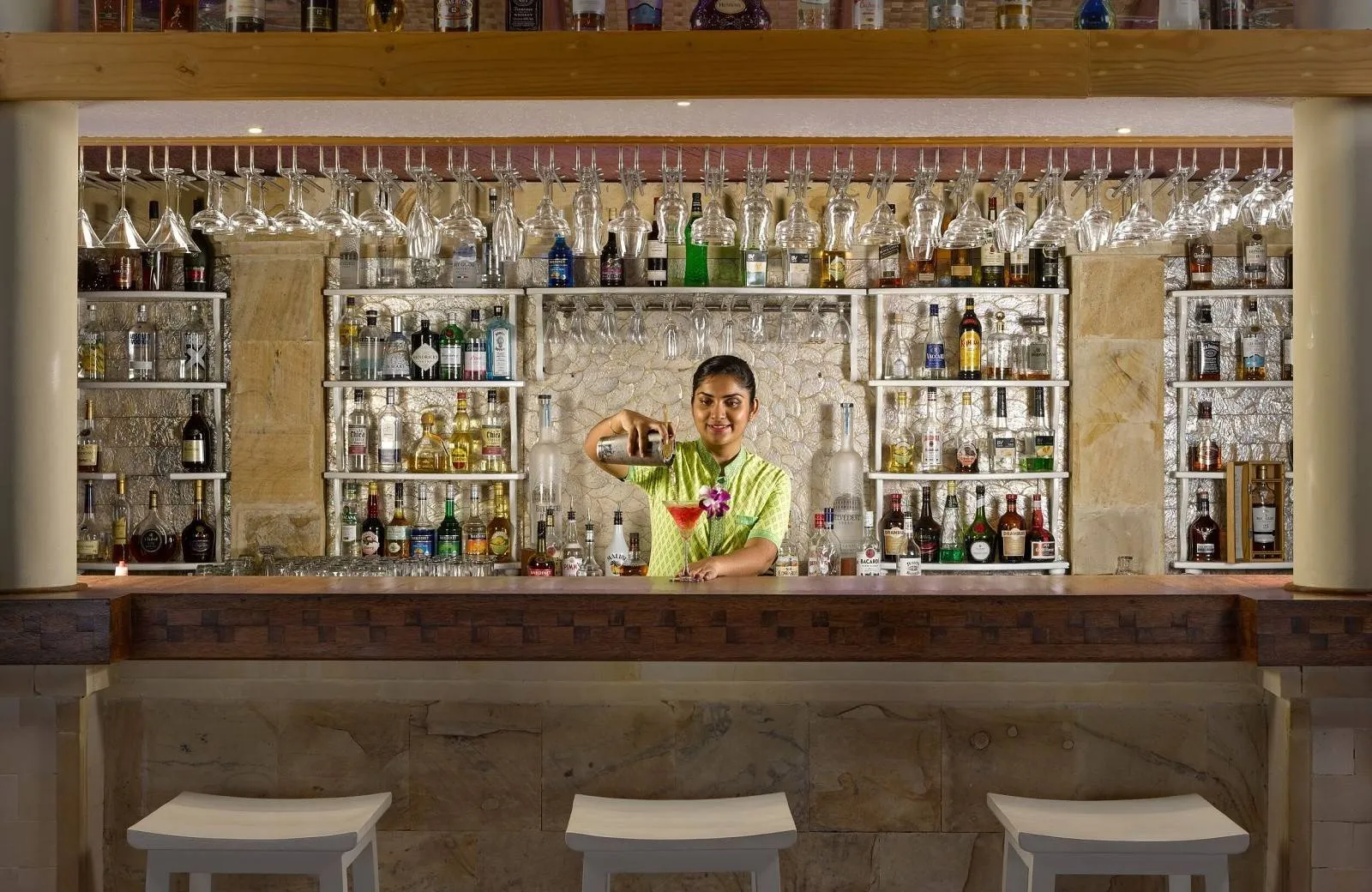 Royal Island Resort & Spa 5*