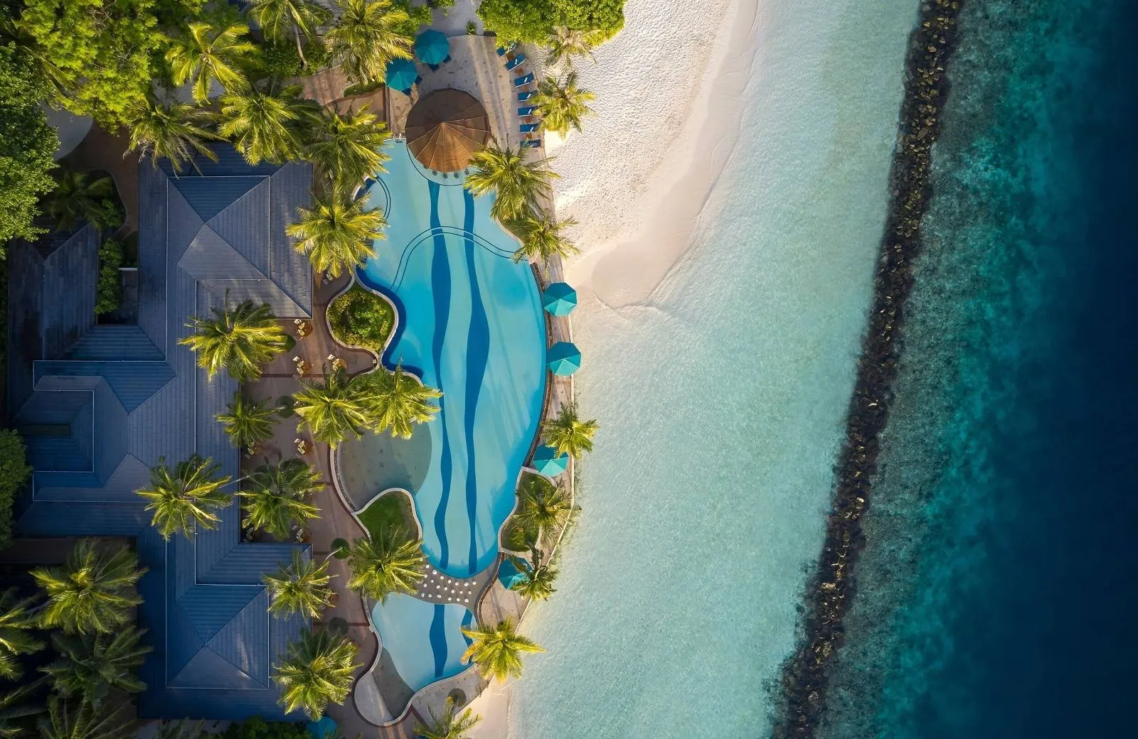 Royal Island Resort & Spa 5*