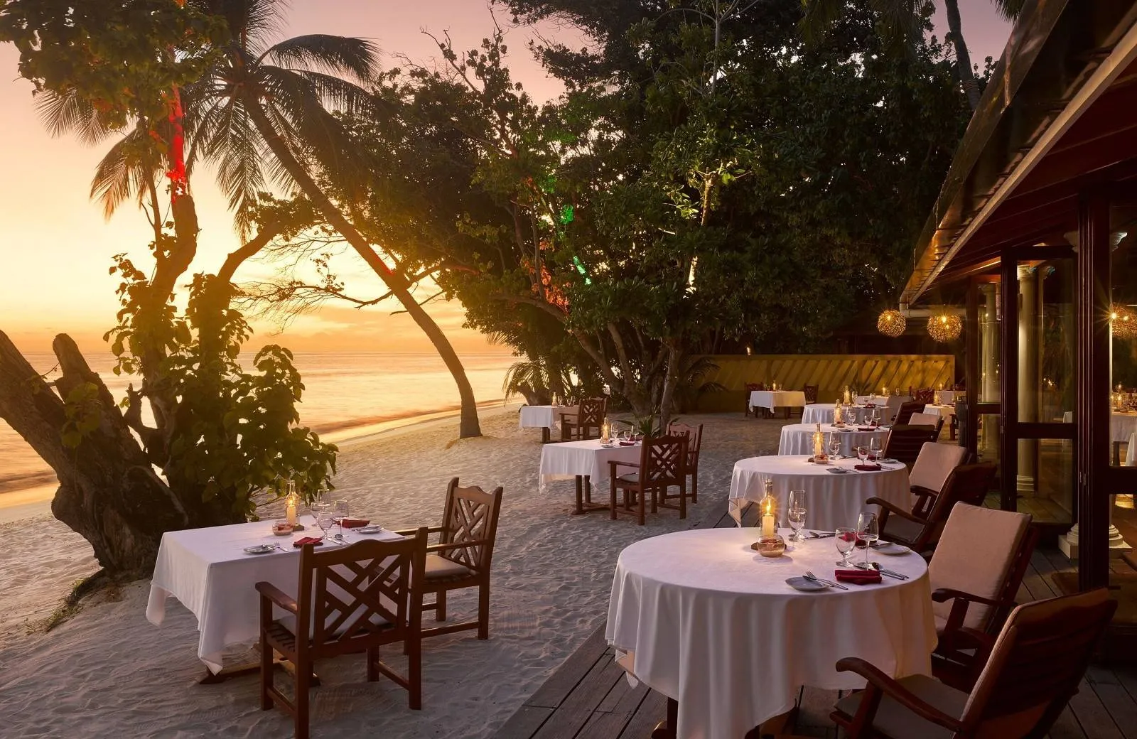 Royal Island Resort & Spa 5*