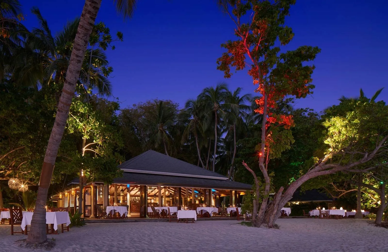 Royal Island Resort & Spa 5*