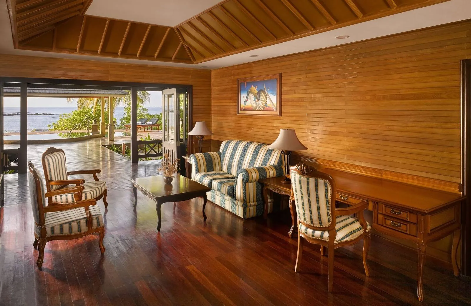 Royal Island Resort & Spa 5*