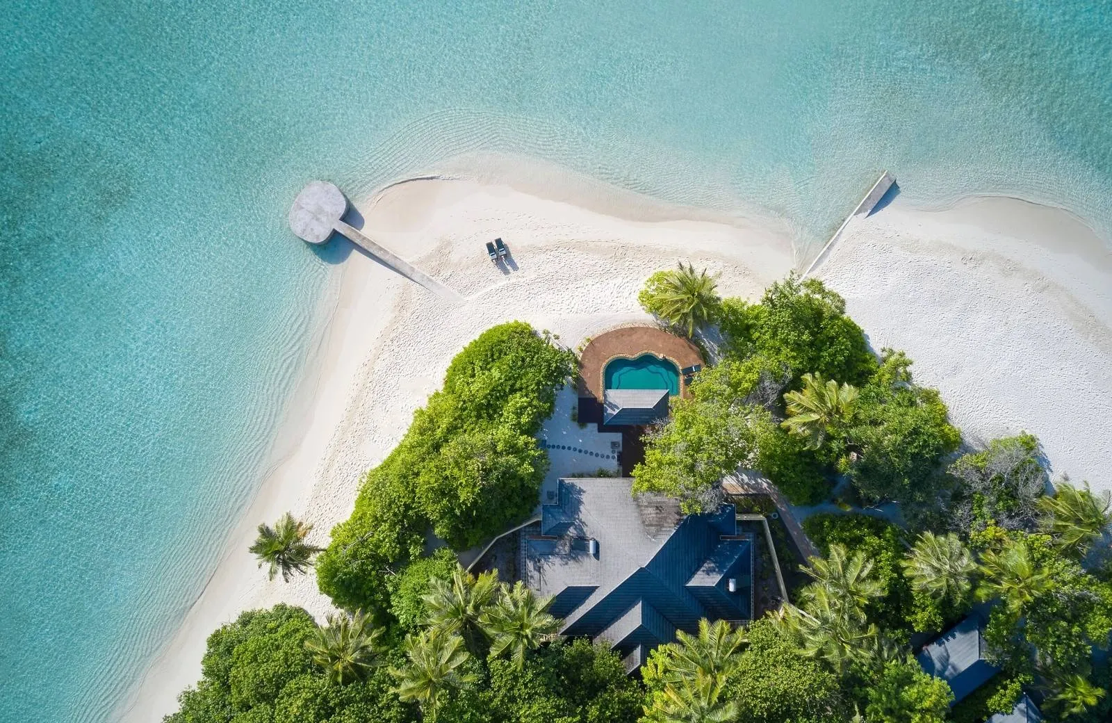 Royal Island Resort & Spa 5*