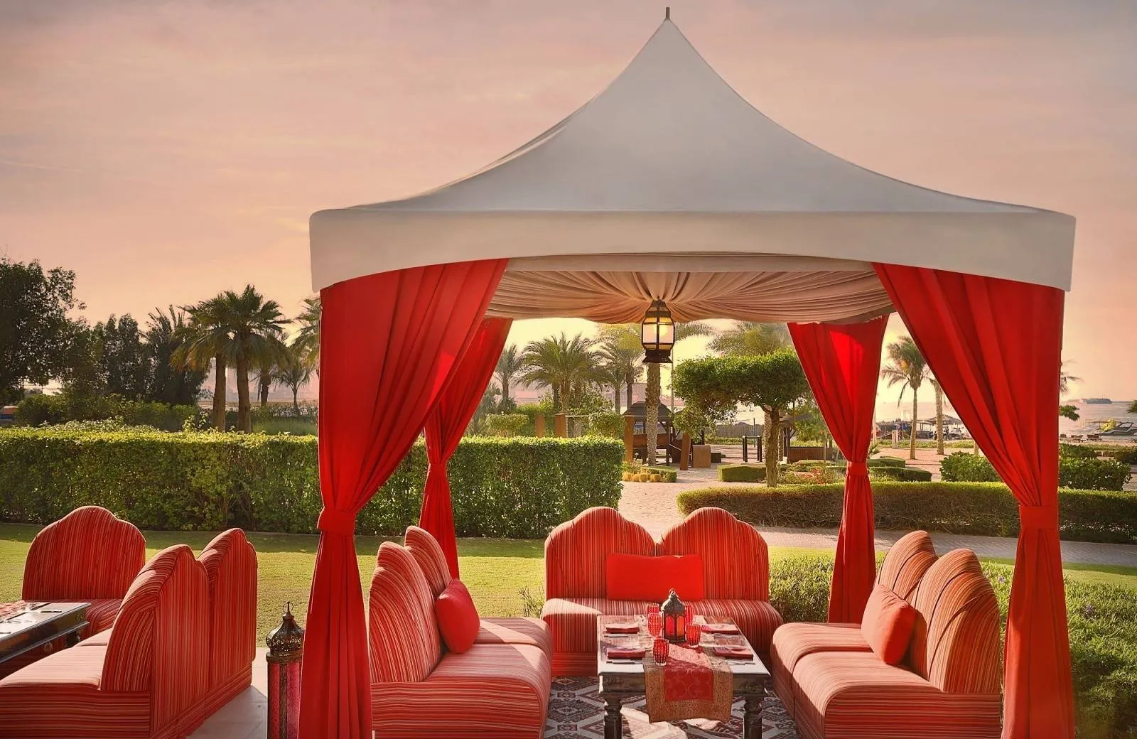 The Ritz-Carlton, Dubai 5*