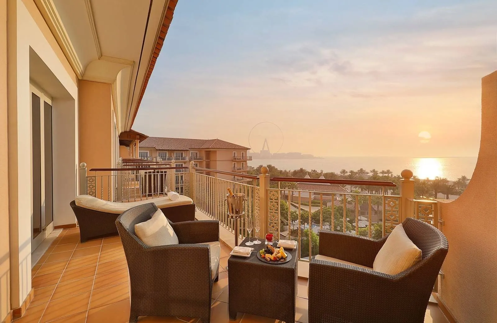 The Ritz-Carlton, Dubai 5*