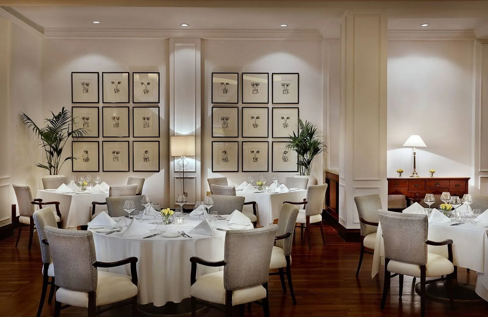 The Ritz-Carlton, Dubai 5*