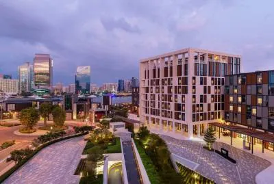 Canopy by Hilton Dubai Al Seef 4*