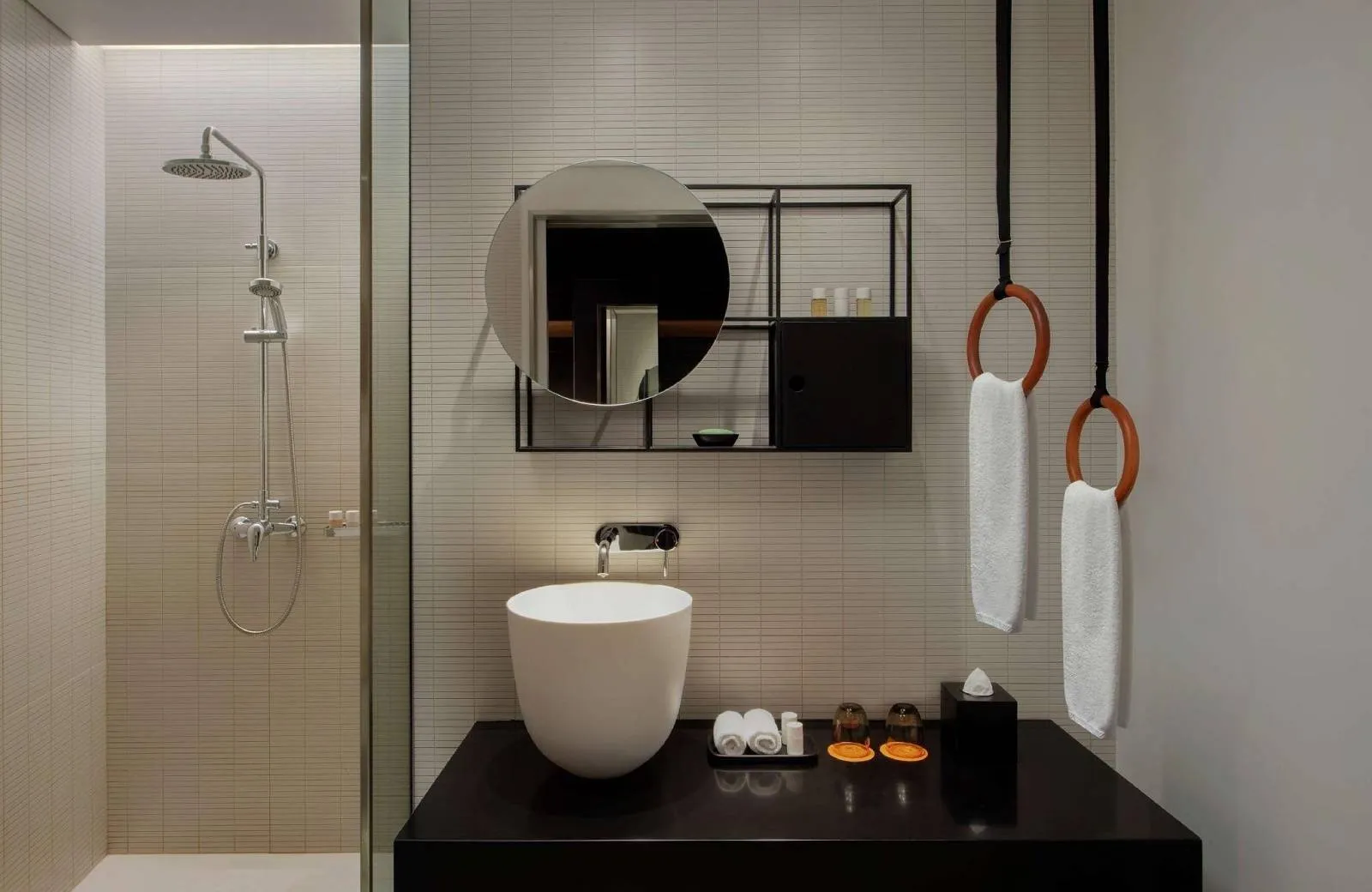 Canopy by Hilton Dubai Al Seef 4*