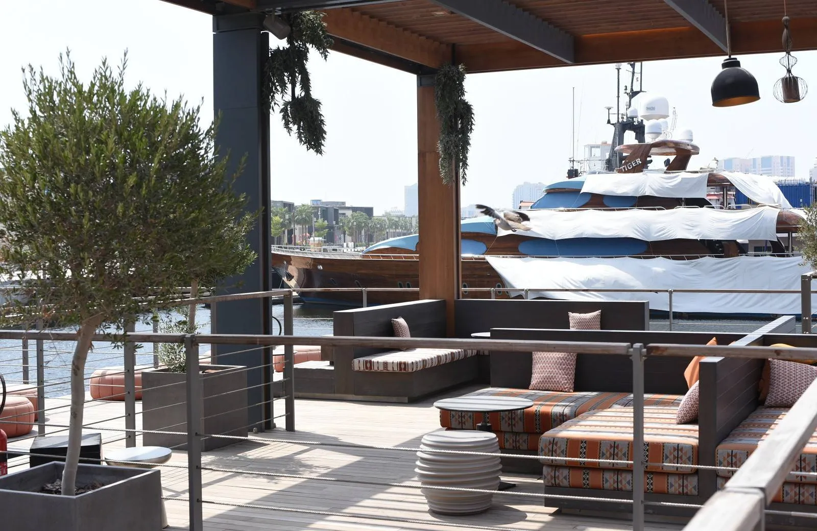 Canopy by Hilton Dubai Al Seef 4*